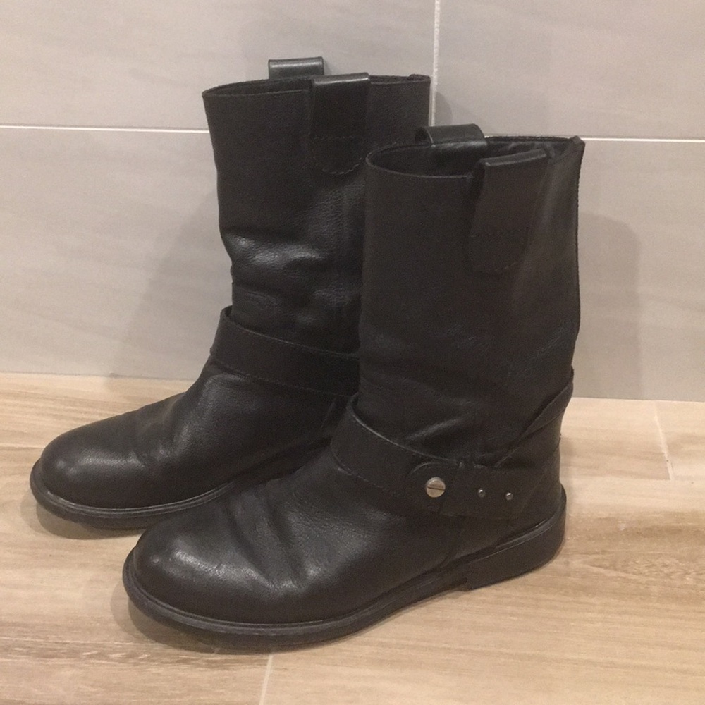 •Jimmy Choo Men’s Boot•